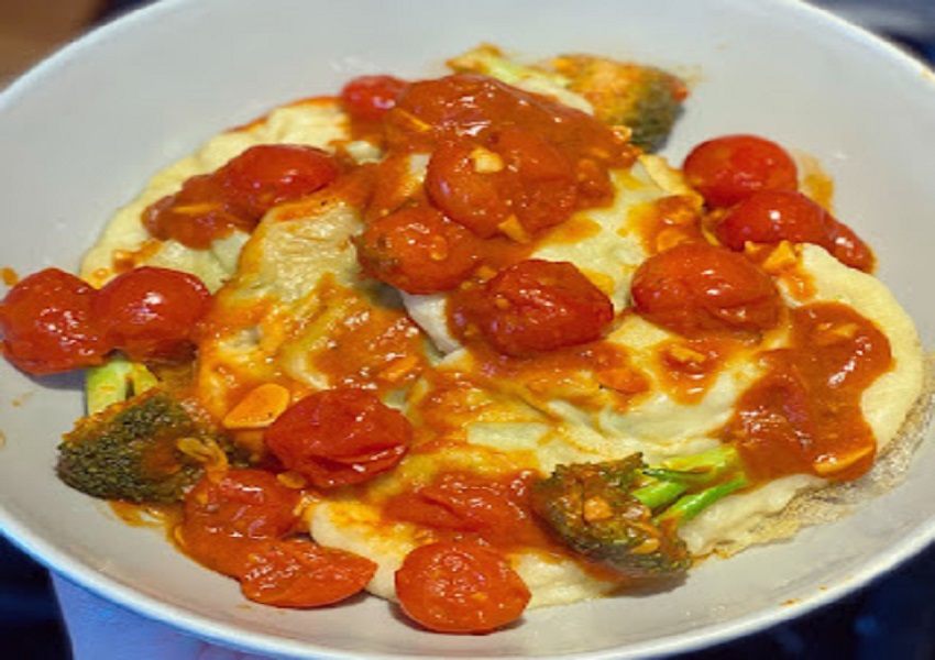 Salmorejo recipe with mozzarella and anchovy hash, capers and olives